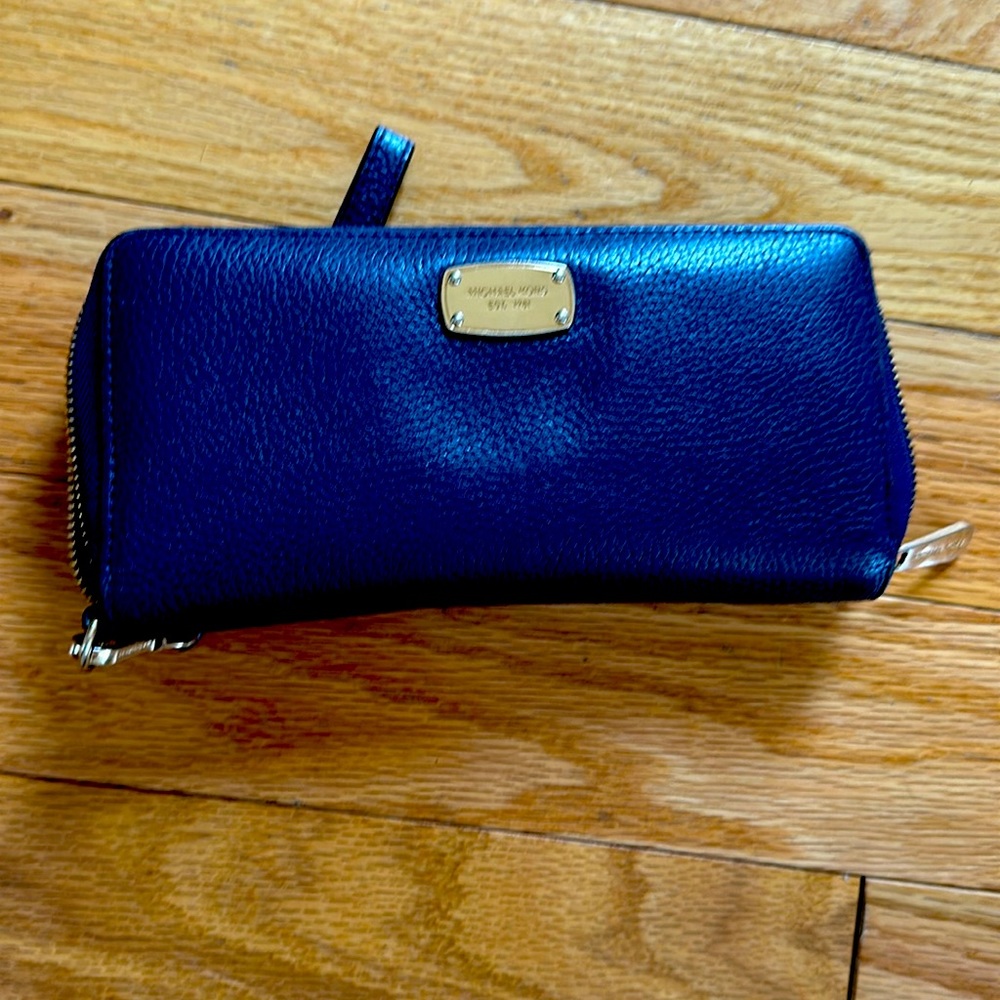 Michael Kors Zippered Wallet